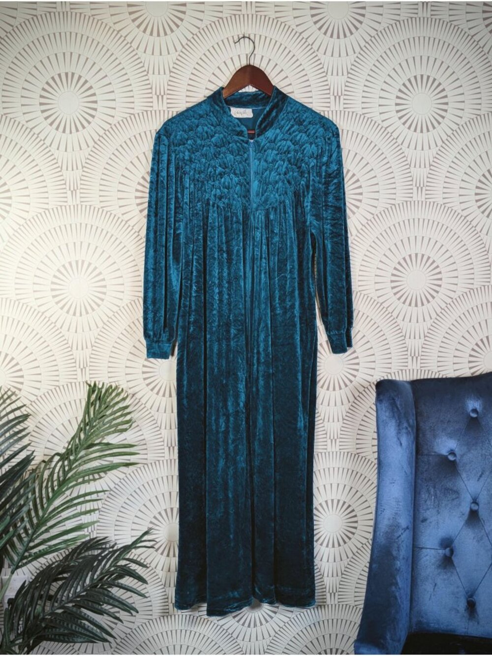 1970's/1980's Teal Velore Night Robe - women's size M
